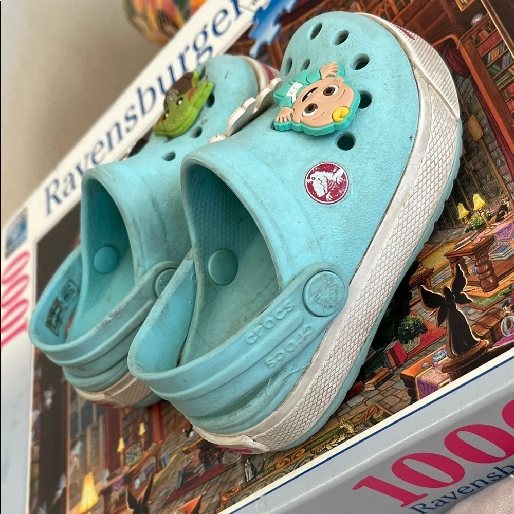 Crocs Kids Blue Clogs with Fun Charms Size 4 5